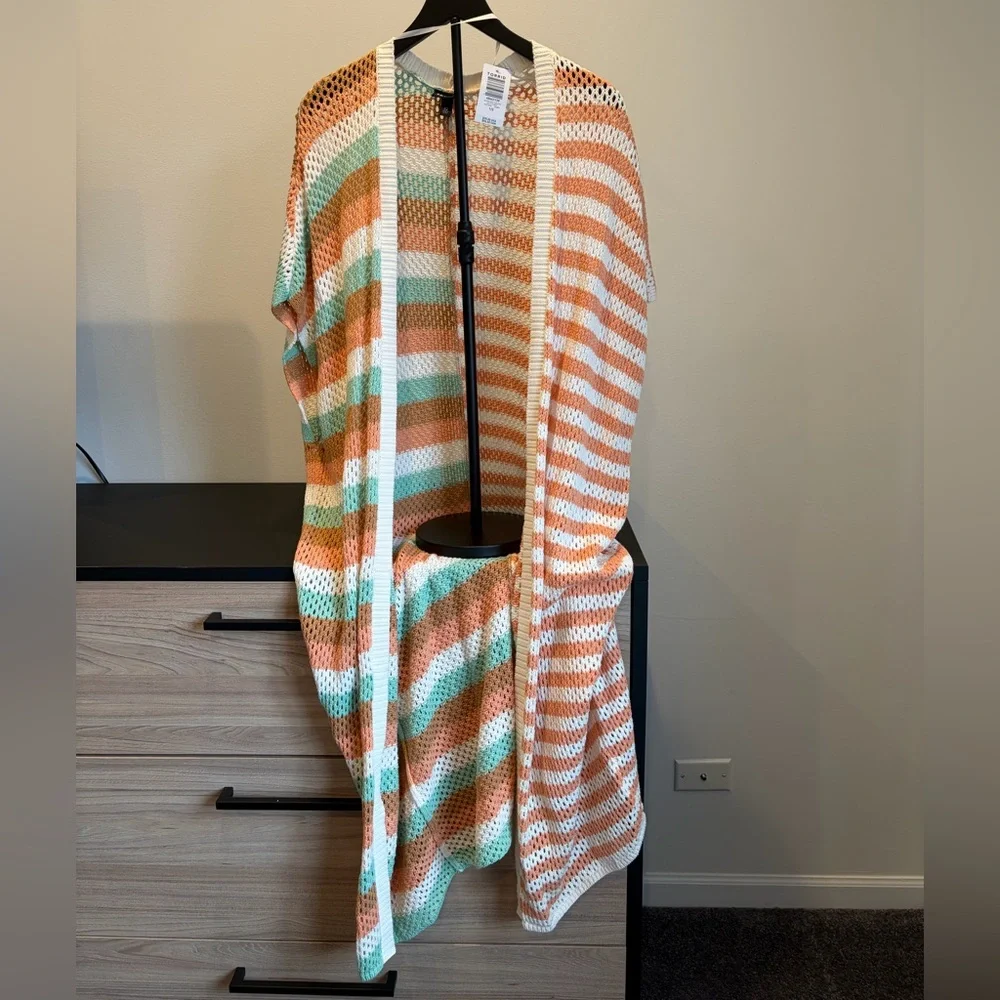 Brand new Torrid Multicolor Striped Knit Cover